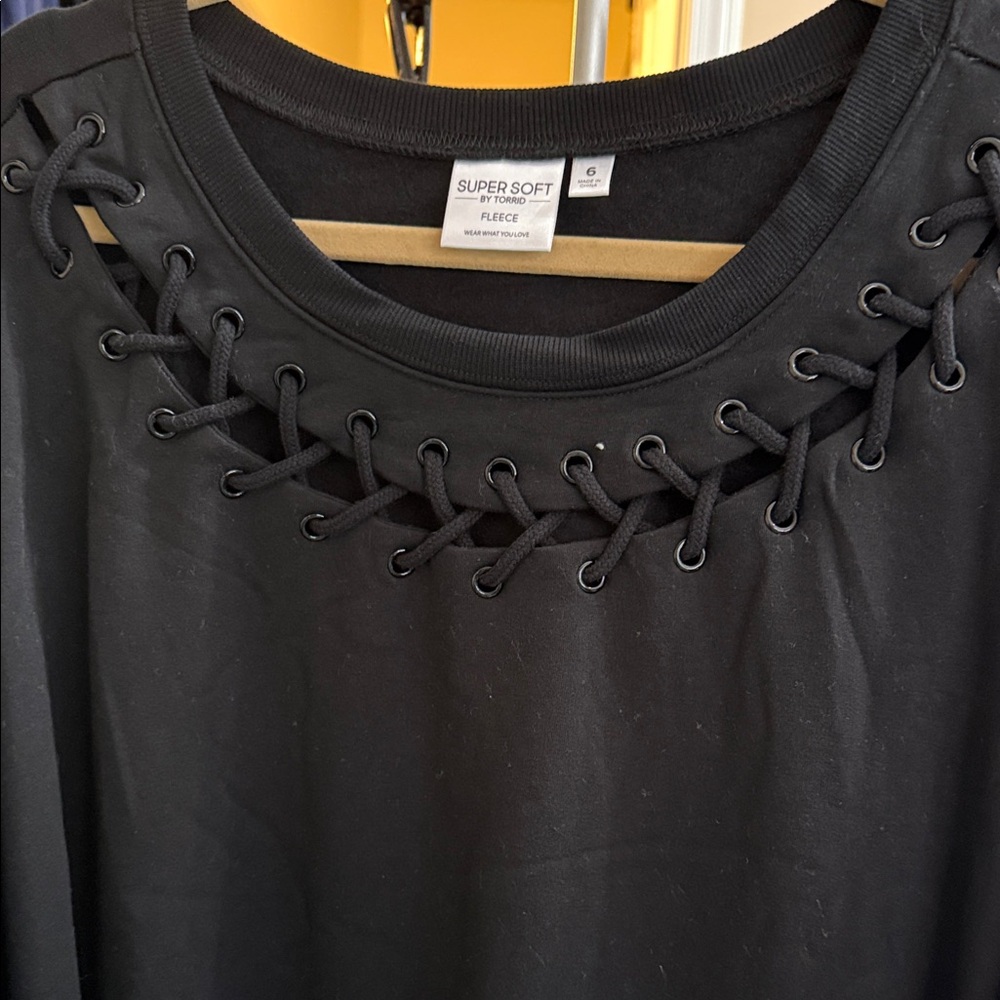 Torrid lace lace up fleece sweater shirt NWOT 6 X